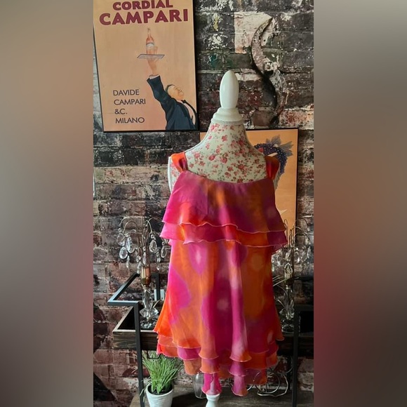 Cute Cute Ruffle Top - Picture 1 of 2